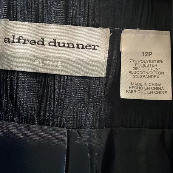 Alfred Dunner navy blue jacket with embroidery accents size 12p - Picture 3 of 11